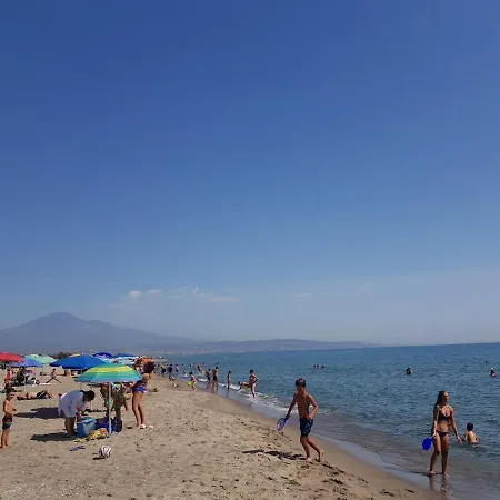 Sole E Luna بيت للعطل